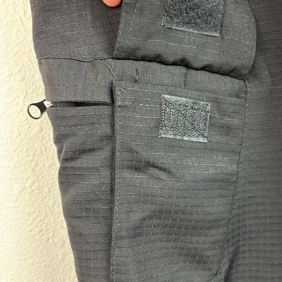 BWT Black tactical poly cotton mid thigh shorts for walking, sports, leisure - Picture 3 of 7